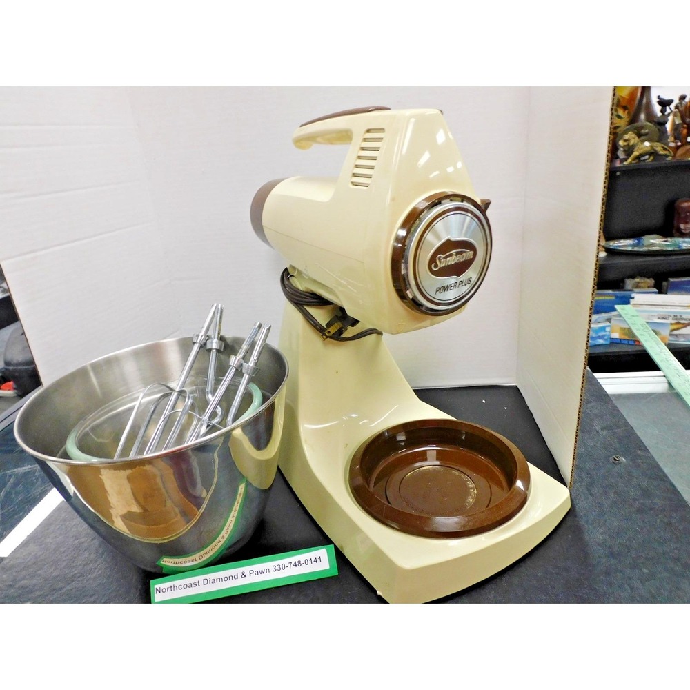 Vintage Sunbeam 1970s Mixer 350W 16 speed w/ light DH147